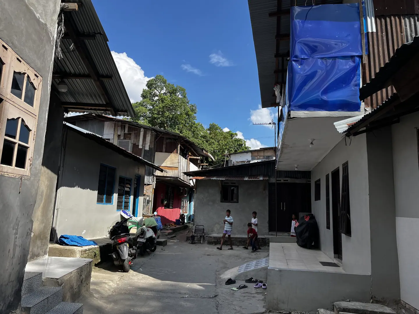 Kampung Tepi Sungai Deli, foto 1 dalam rute Trail 5 Kampung & Pemakaman Hijau