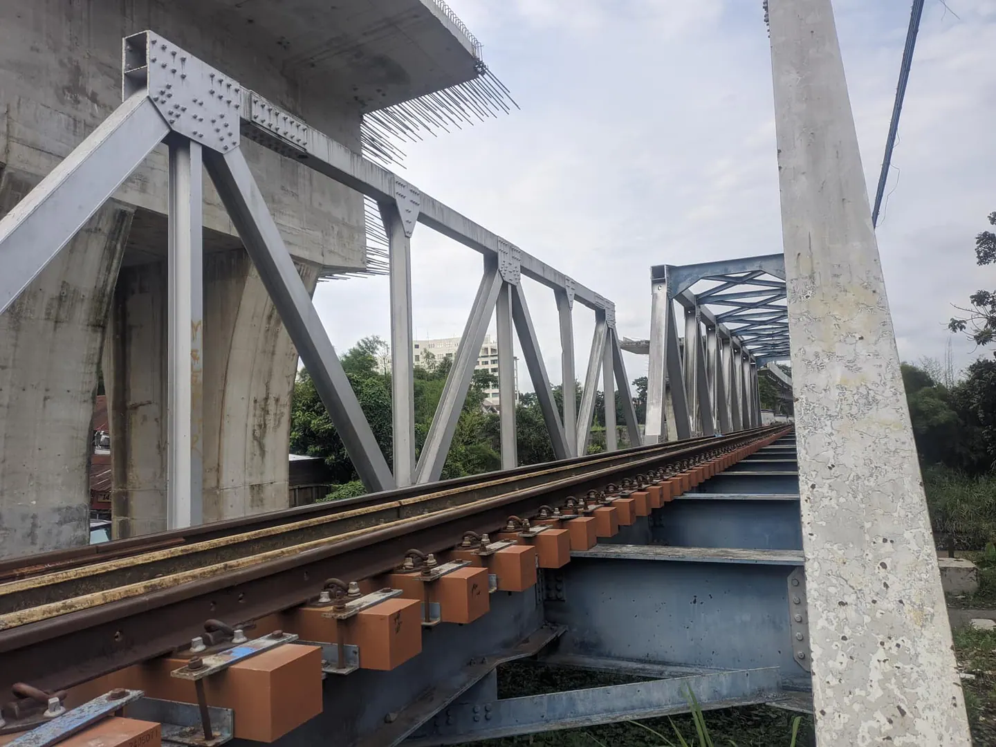 Jembatan Kereta Api, thumbnail 3