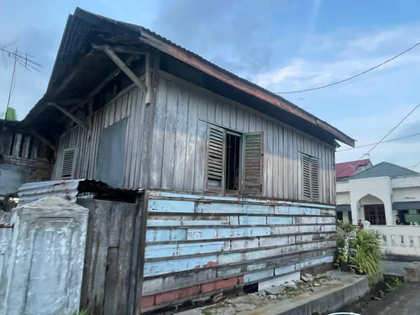 Rumah Panggung Jl. Petai, foto 1 dalam rute Trail 2 Lanskap Kampung Melayu